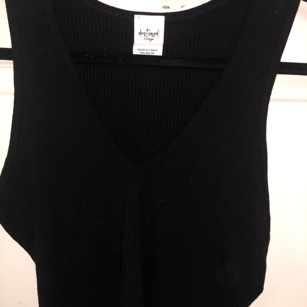 Tilly’s Black v neck tank top